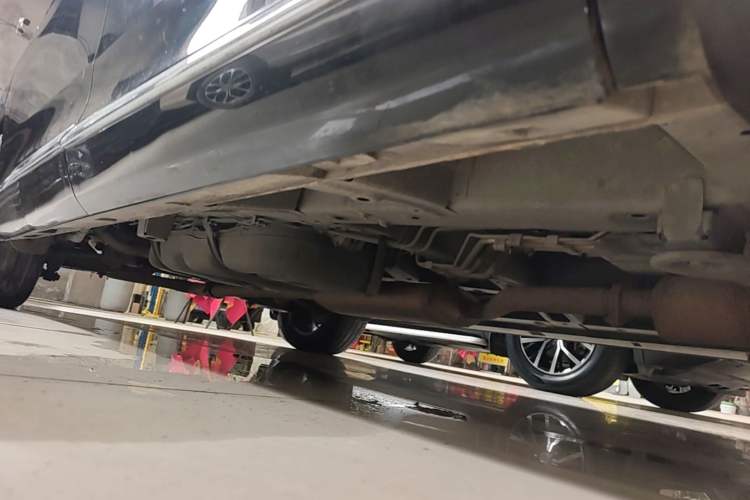 Used GAC Trumpchi M8 2018 320T Luxury Edition Chassis Front Right
