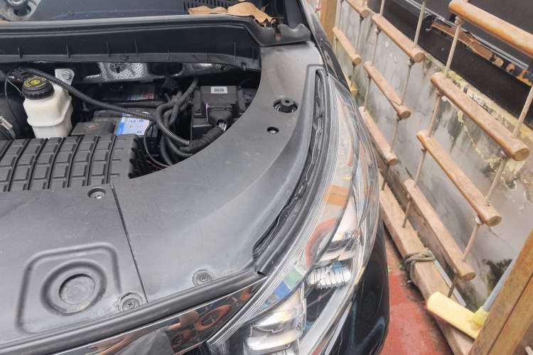 Used GAC Trumpchi M8 2018 320T Luxury Edition Engine Bay Left