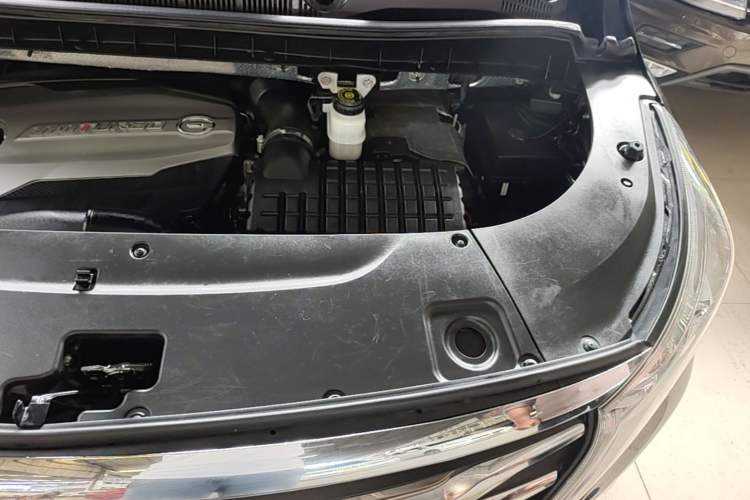 Used GAC Trumpchi M8 2018 320T Luxury Edition Engine Bay Left