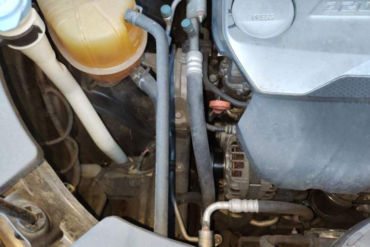 Used GAC Trumpchi M8 2018 320T Luxury Edition Engine Bay Right
