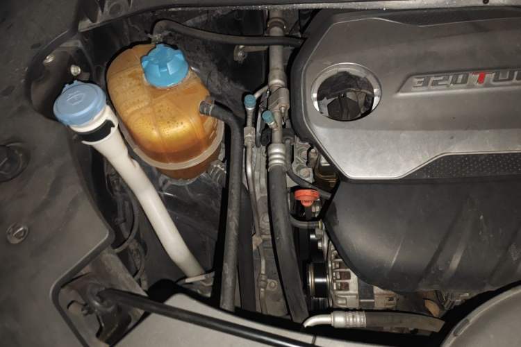Used GAC Trumpchi M8 2018 320T Luxury Edition Engine Bay Right