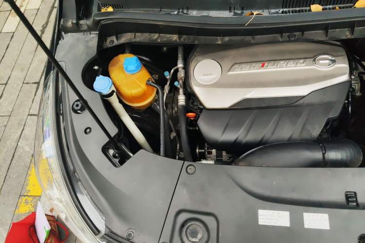 Used GAC Trumpchi M8 2018 320T Luxury Edition Engine Bay Right