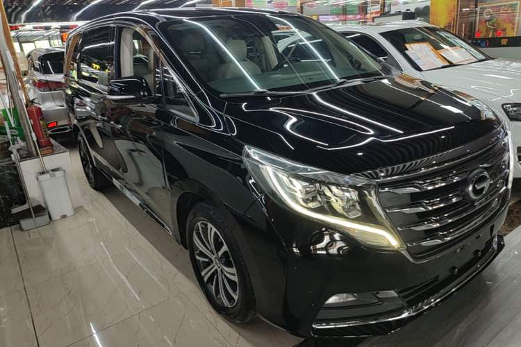 Used GAC Trumpchi M8 2018 320T Luxury Edition Front Right 45 Deg