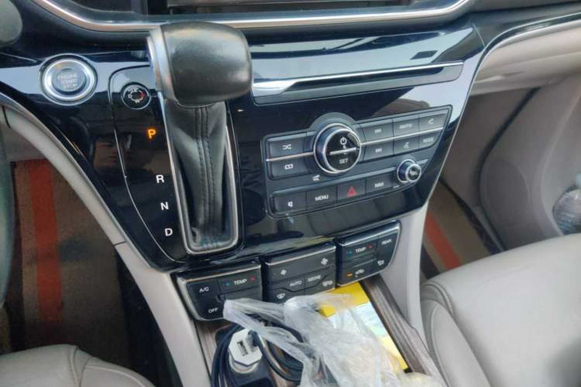 Used GAC Trumpchi M8 2018 320T Luxury Edition Gear Lever
