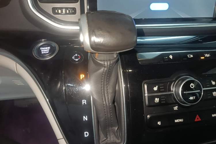 Used GAC Trumpchi M8 2018 320T Flagship Edition Gear Lever