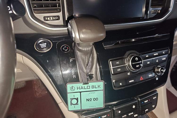 Used GAC Trumpchi M8 2018 320T Luxury Edition Gear Lever