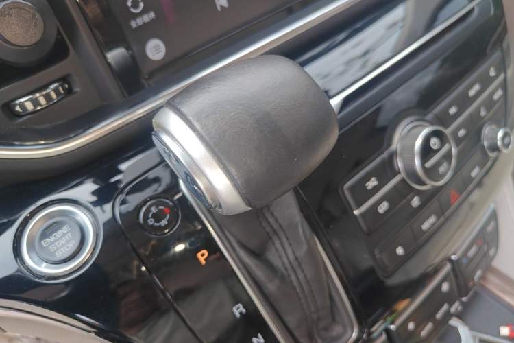 Used GAC Trumpchi M8 2018 320T Luxury Edition Gear Lever