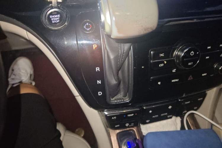 Used GAC Trumpchi M8 2018 320T Luxury Edition Gear Lever