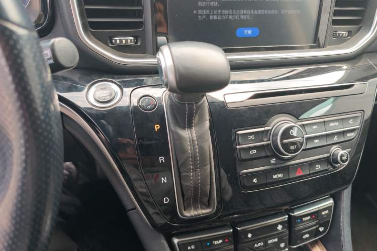 Used GAC Trumpchi M8 2018 320T Luxury Edition Gear Lever