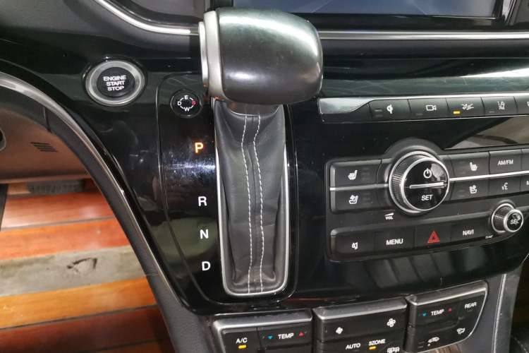 Used GAC Trumpchi M8 2018 320T Flagship Edition Gear Lever