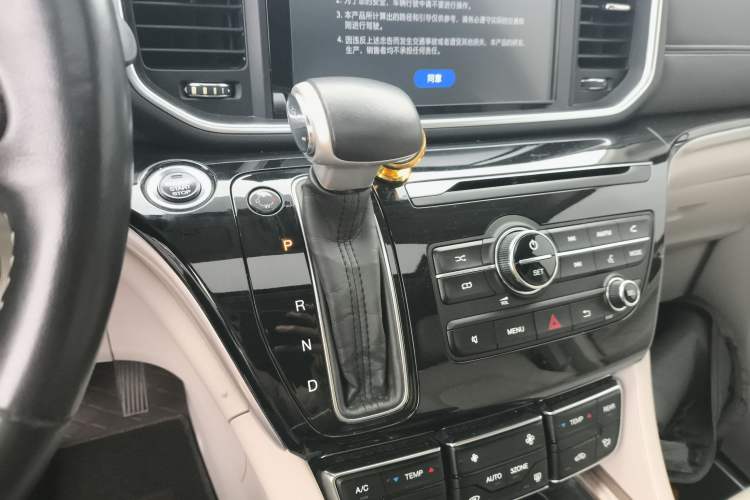 Used GAC Trumpchi M8 2018 320T Luxury Edition Gear Lever