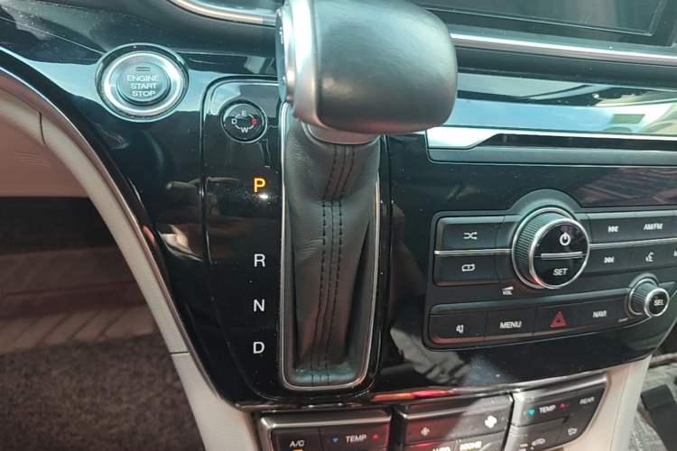 Used GAC Trumpchi M8 2018 320T Luxury Edition Gear Lever