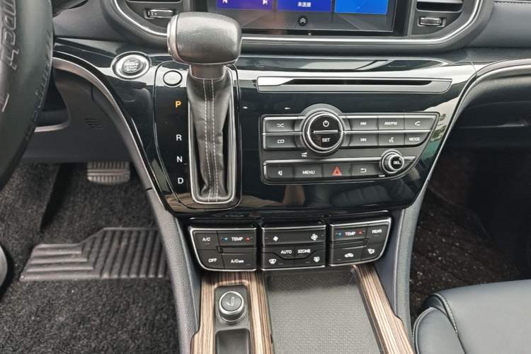 Used GAC Trumpchi M8 2018 320T Luxury Edition Gear Lever