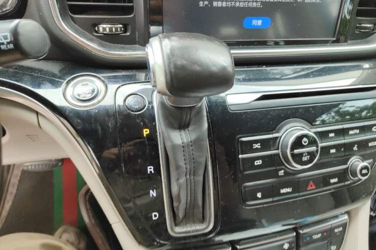 Used GAC Trumpchi M8 2018 320T Luxury Edition Gear Lever
