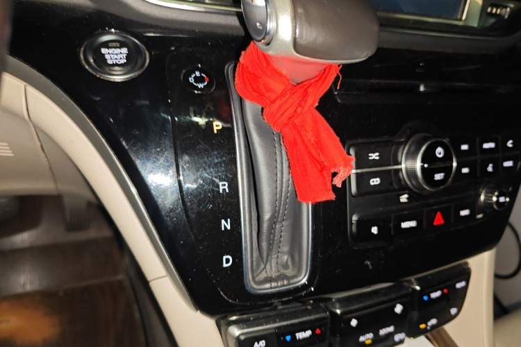 Used GAC Trumpchi M8 2018 320T Luxury Edition Gear Lever