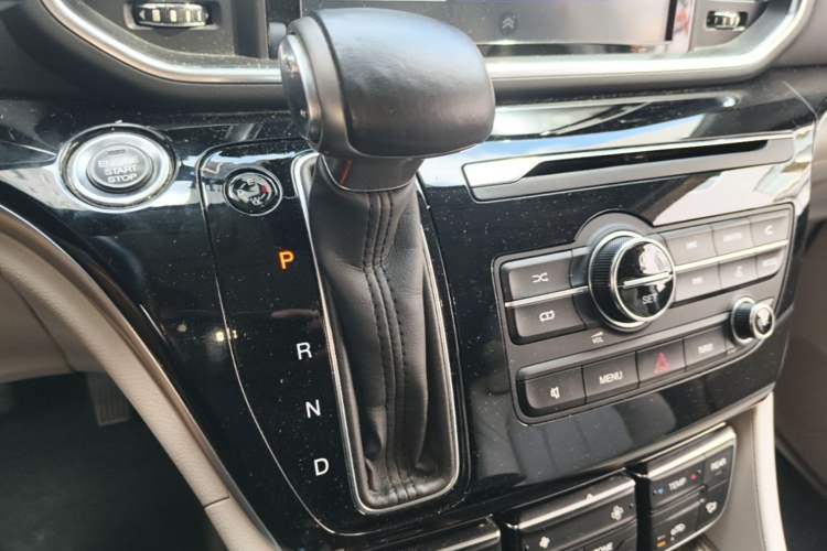 Used GAC Trumpchi M8 2018 320T Luxury Edition Gear Lever