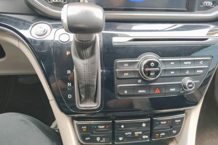 Used GAC Trumpchi M8 2018 320T Luxury Edition Gear Lever