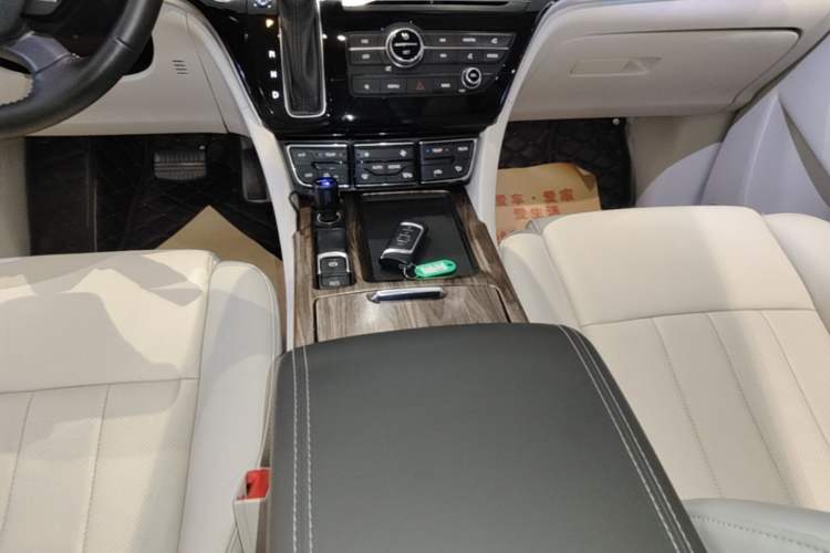 Used GAC Trumpchi M8 2018 320T Luxury Edition Gear Lever