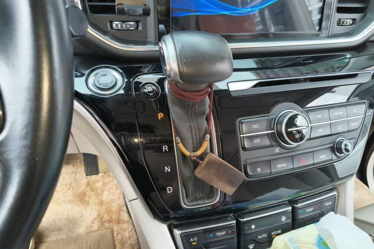 Used GAC Trumpchi M8 2018 320T Luxury Edition Gear Lever