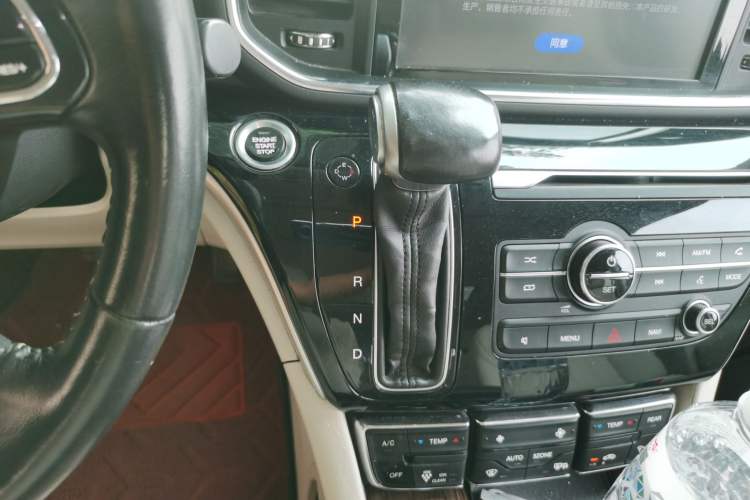 Used GAC Trumpchi M8 2018 320T Luxury Edition Gear Lever