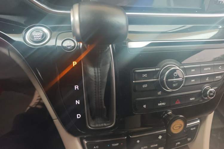 Used GAC Trumpchi M8 2018 320T Luxury Edition Gear Lever