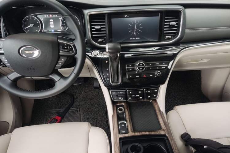 Used GAC Trumpchi M8 2018 320T Luxury Edition Gear Lever