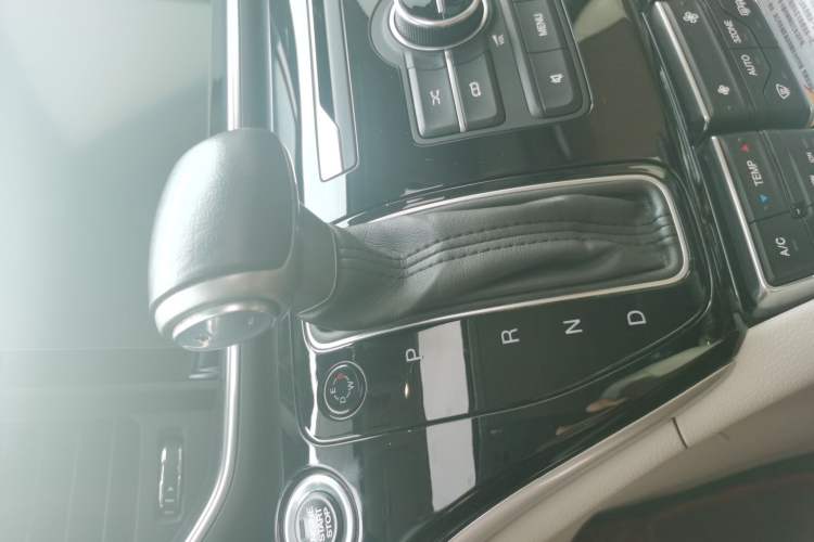 Used GAC Trumpchi M8 2018 320T Luxury Edition Gear Lever