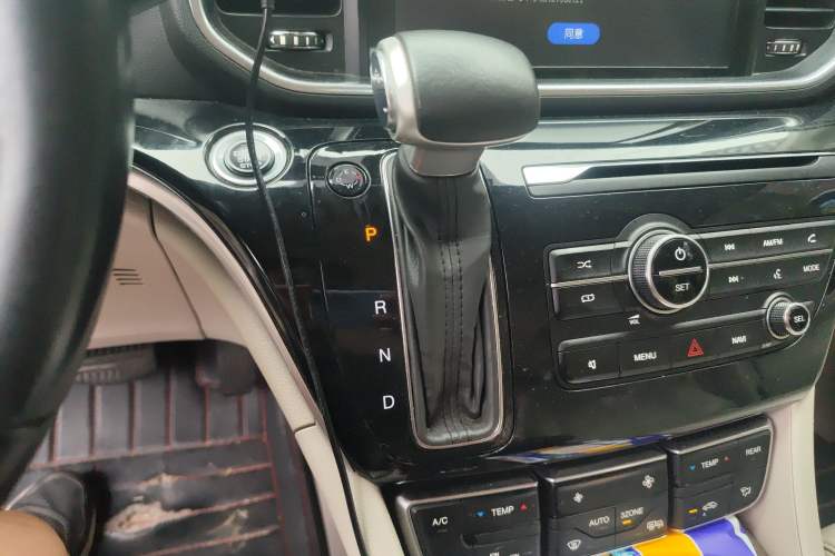 Used GAC Trumpchi M8 2018 320T Luxury Edition Gear Lever