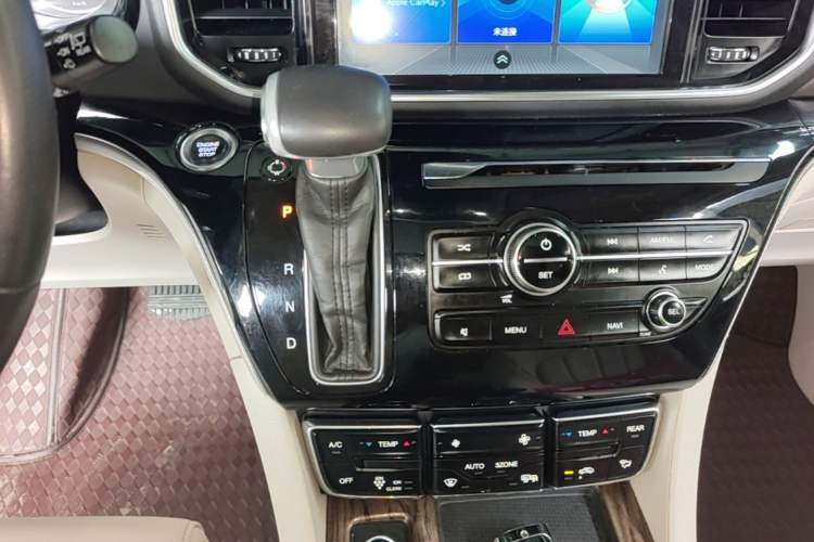 Used GAC Trumpchi M8 2018 320T Luxury Edition Gear Lever