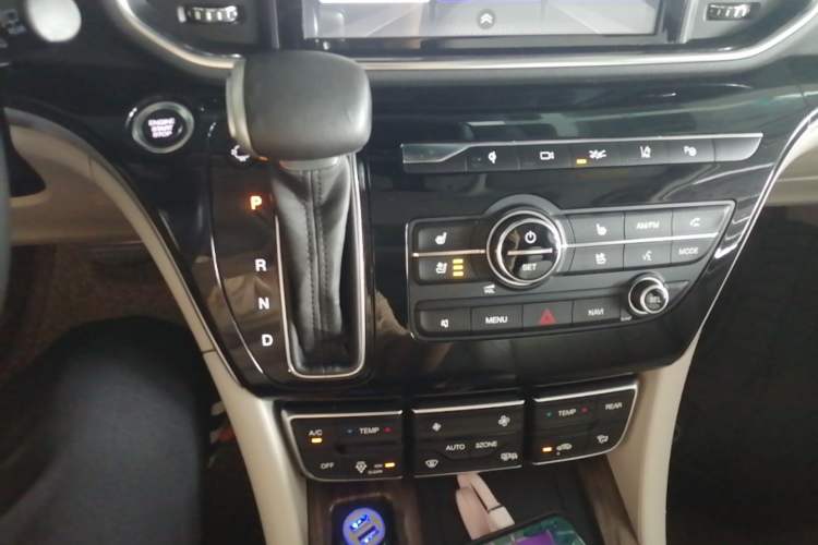 Used GAC Trumpchi M8 2018 320T Flagship Edition Gear Lever