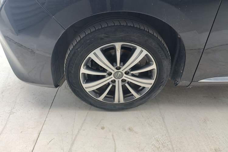Used GAC Trumpchi M8 2018 320T Luxury Edition Left Front Wheel Hub