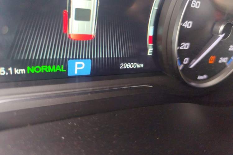 Used GAC Trumpchi M8 2018 320T Luxury Edition Odometer Close Up