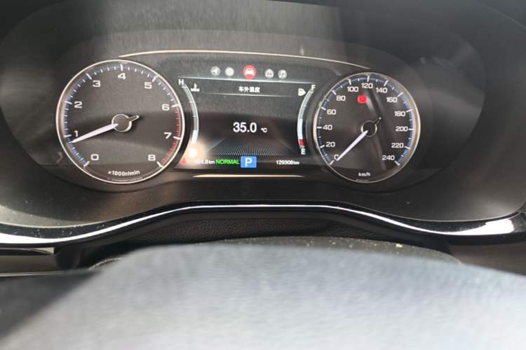 Used GAC Trumpchi M8 2018 320T Luxury Edition Odometer Close Up