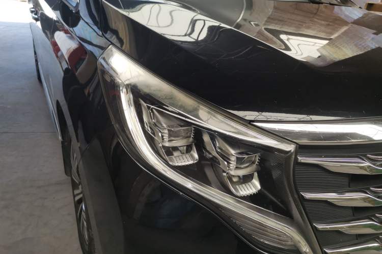 Used GAC Trumpchi M8 2018 320T Flagship Edition Right Front Headlight