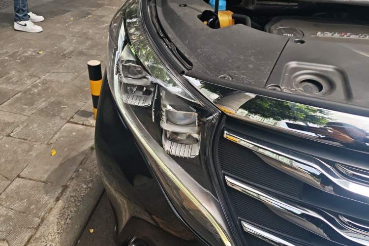 Used GAC Trumpchi M8 2018 320T Flagship Edition Right Front Headlight