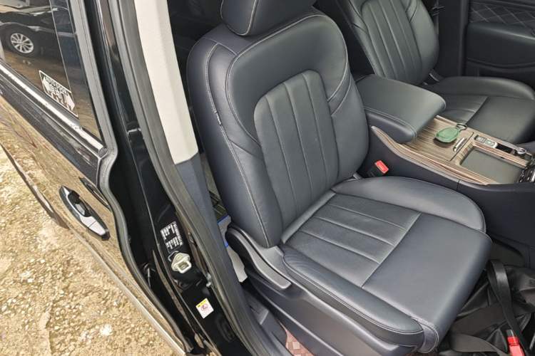 Used GAC Trumpchi M8 2018 320T Luxury Edition Right Front Seat