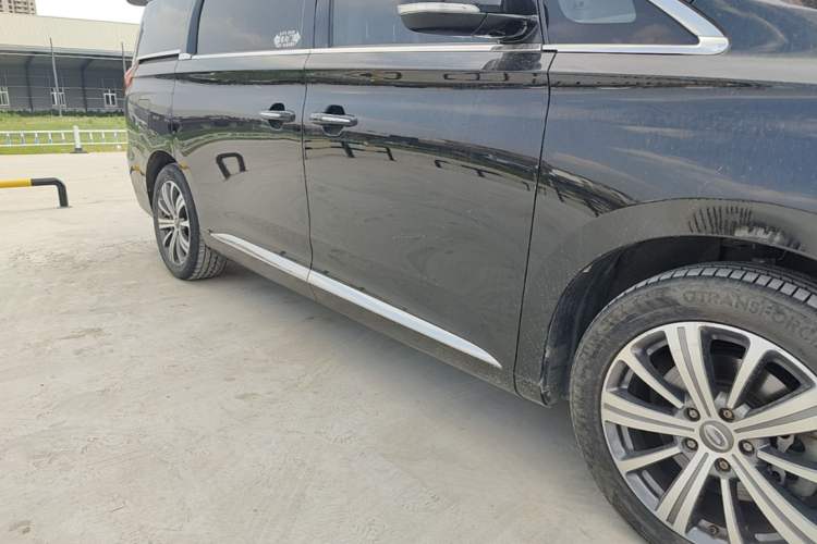 Used GAC Trumpchi M8 2018 320T Luxury Edition Right Side Sill