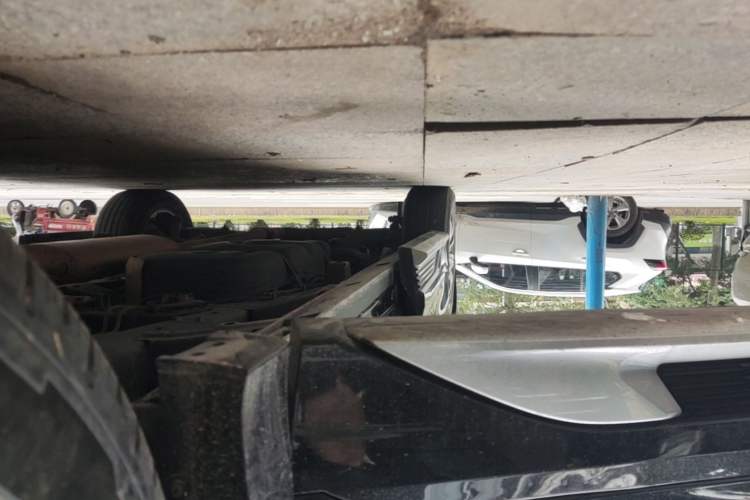Used GAC Trumpchi M8 2018 320T Luxury Edition Right Side Sill