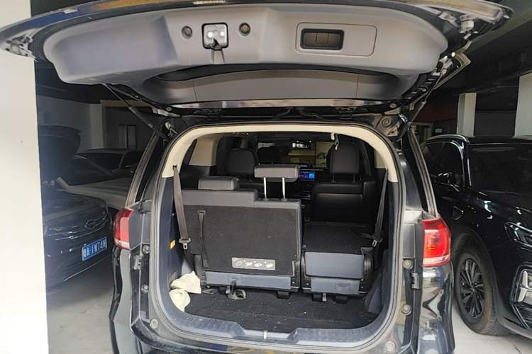 Used GAC Trumpchi M8 2018 320T Luxury Edition Trunk