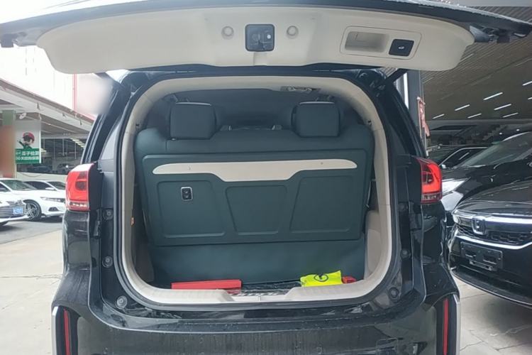 Used GAC Trumpchi M8 2018 320T Luxury Edition Trunk