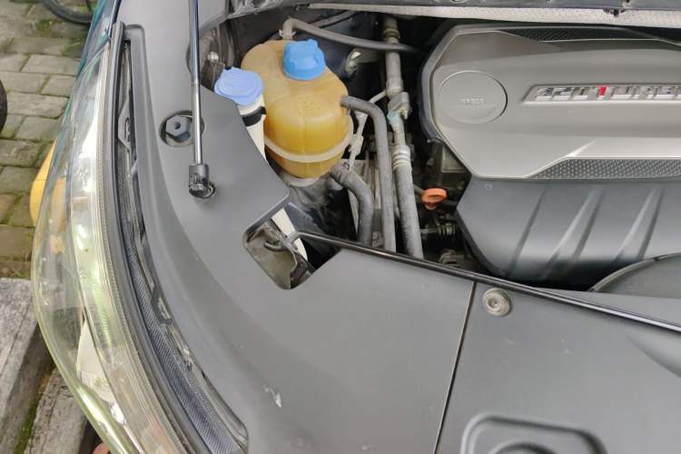 Used GAC Trumpchi M8 2018 320T Luxury Edition Engine Bay Right