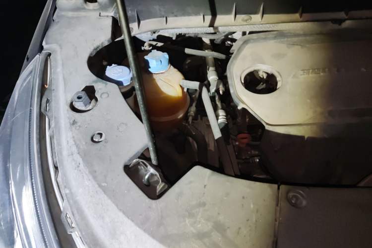 Used GAC Trumpchi M8 2018 320T Luxury Edition Engine Bay Right