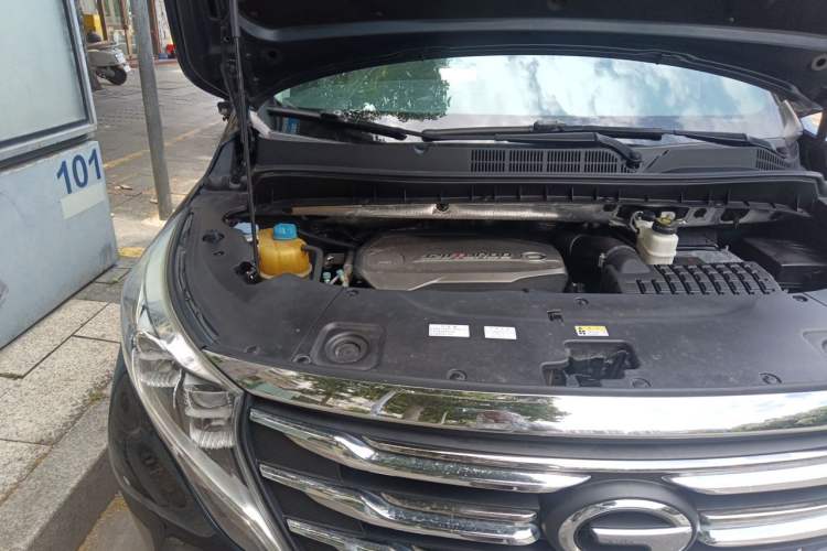 Used GAC Trumpchi M8 2018 320T Luxury Edition Engine Bay Right