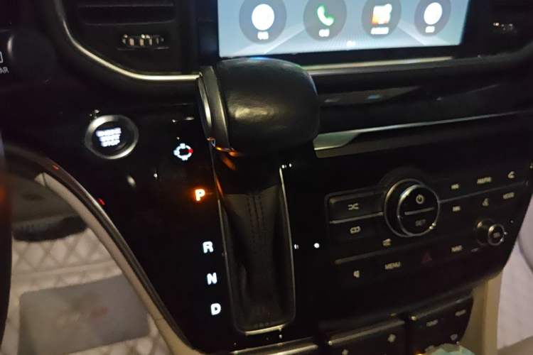 Used GAC Trumpchi M8 2018 320T Luxury Edition Gear Lever