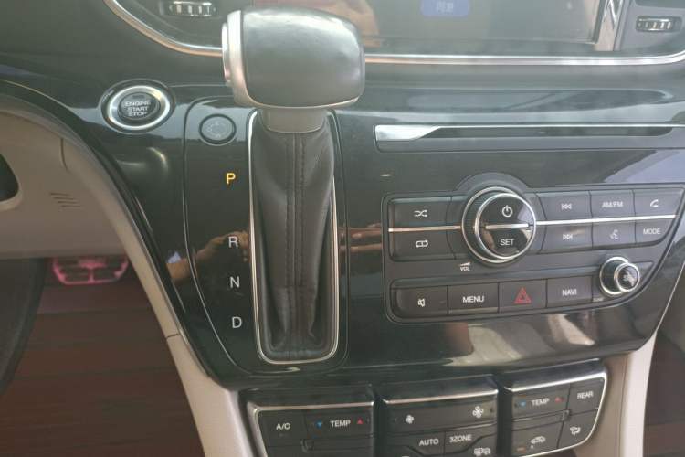 Used GAC Trumpchi M8 2018 320T Luxury Edition Gear Lever
