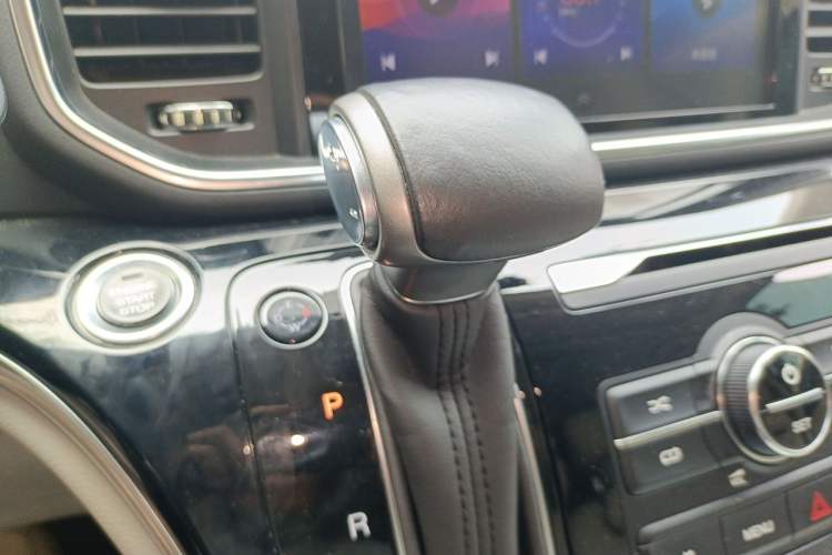 Used GAC Trumpchi M8 2018 320T Luxury Edition Gear Lever
