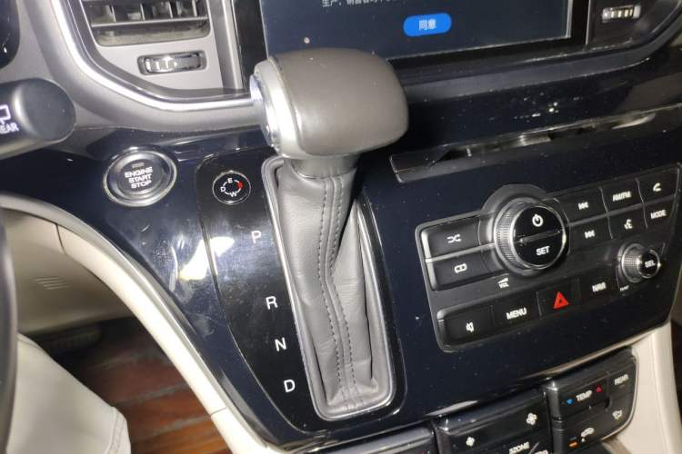 Used GAC Trumpchi M8 2018 320T Luxury Edition Gear Lever