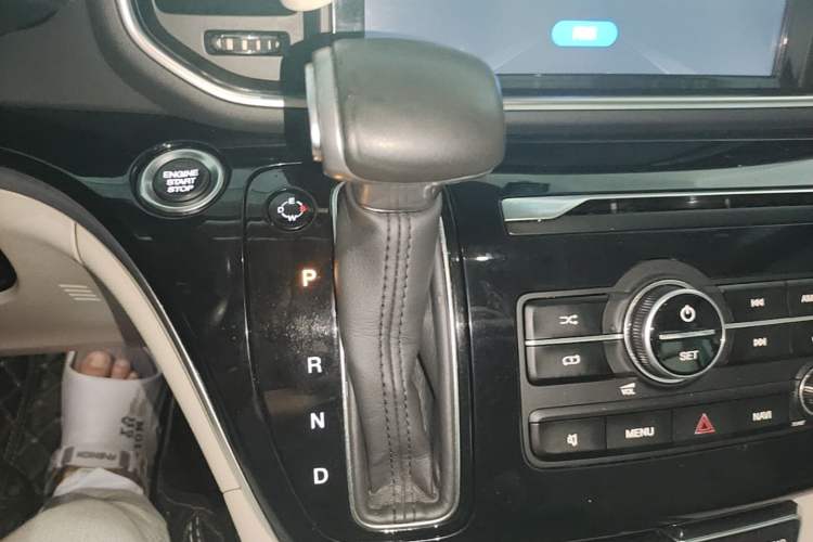 Used GAC Trumpchi M8 2018 320T Luxury Edition Gear Lever