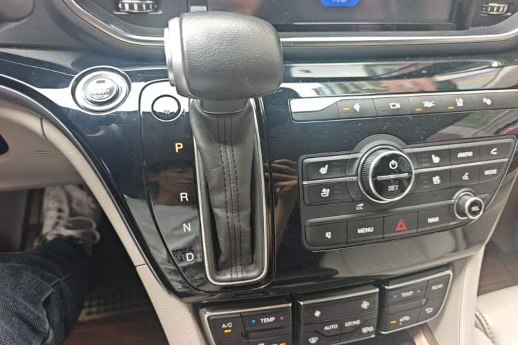 Used GAC Trumpchi M8 2018 320T Flagship Edition Gear Lever