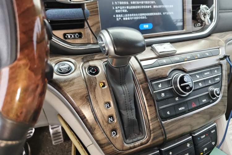 Used GAC Trumpchi M8 2018 320T Flagship Edition Gear Lever